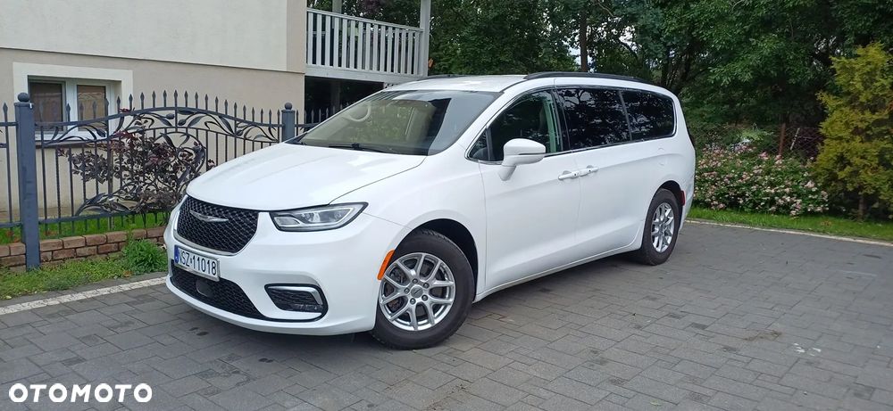 Chrysler Pacifica - 1