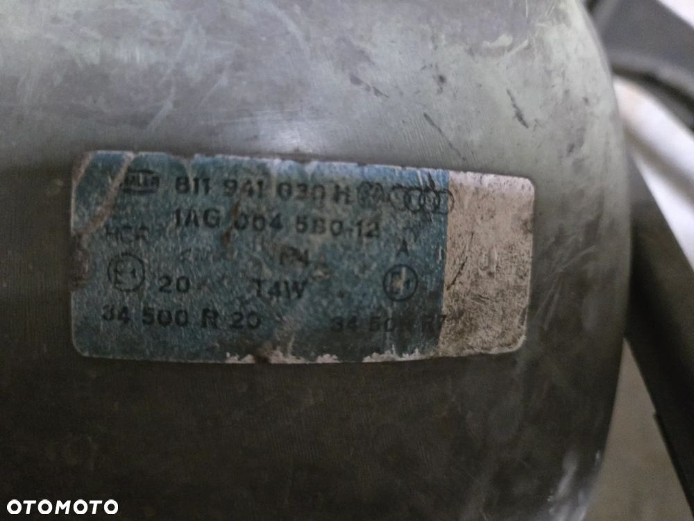 AUDI 80 B2 LAMPA PRAWA EU - 2