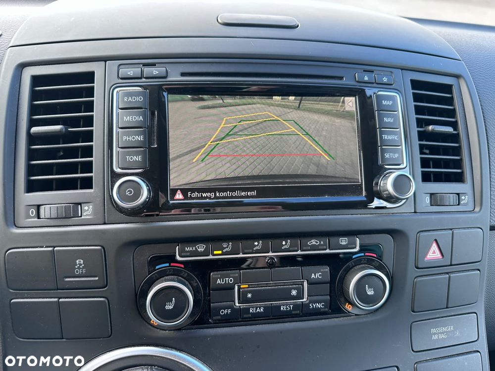 Volkswagen Multivan - 14