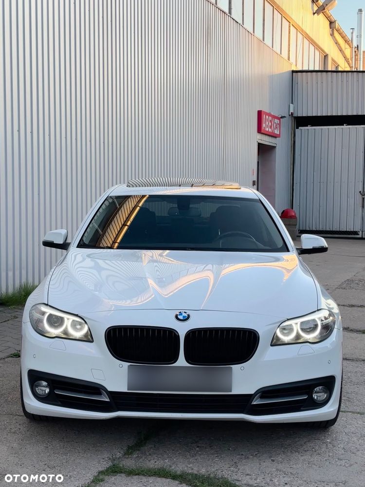 BMW Seria 5 528i xDrive Luxury Line - 3