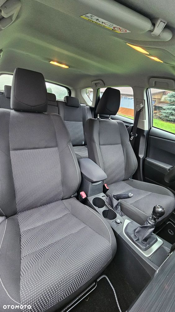 Toyota Auris 1.6 Premium Comfort - 25