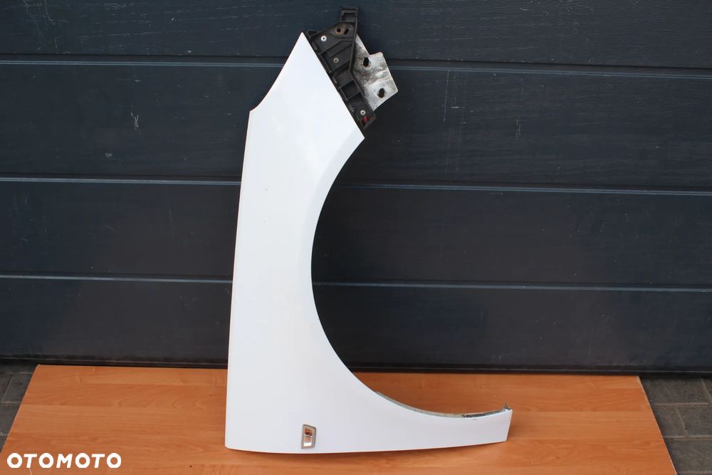 BŁOTNIK PRAWY PRZÓD PRZEDNI PRAWY OPEL INSIGNIA A Z40R