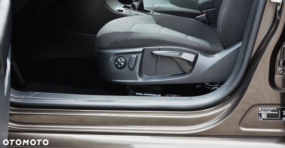 Volkswagen Passat - 21