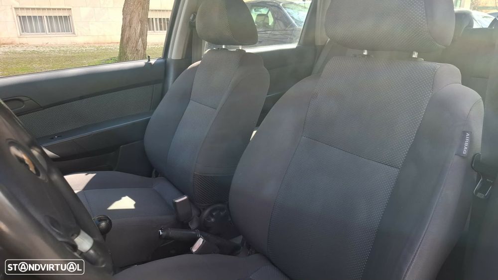 Chevrolet Aveo ver-1-2-16v-confort - 11