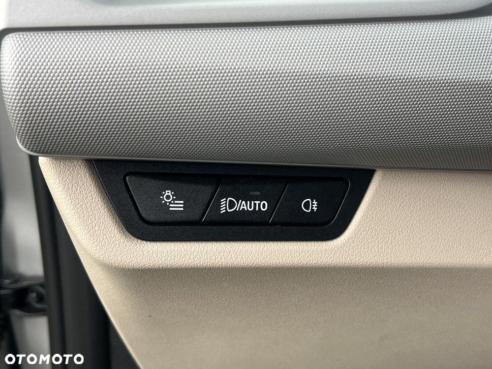 BMW X1 sDrive18i - 14