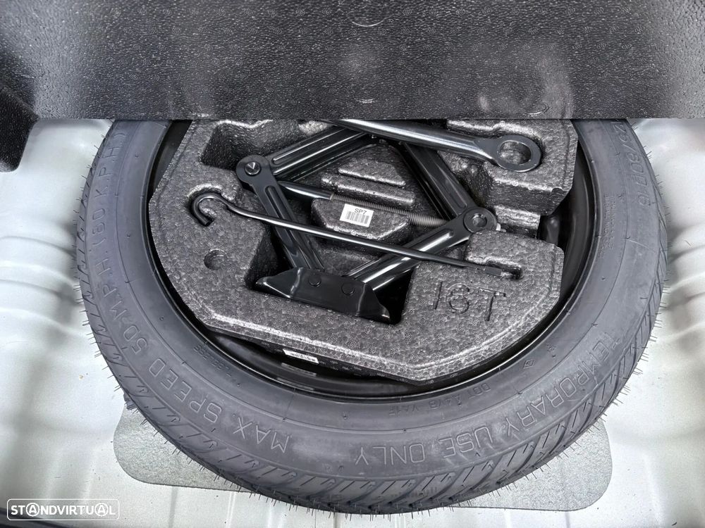 Hyundai Kauai 1.0 T-GDi Premium Tec.Preto - 29