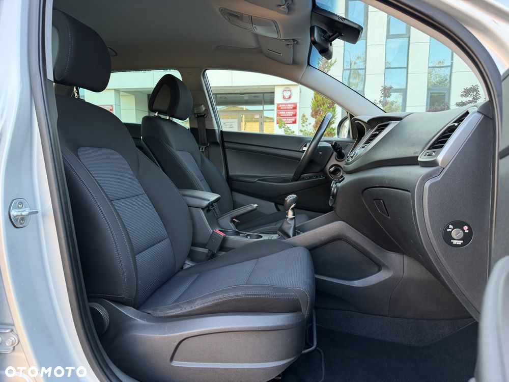 Hyundai Tucson 1.7 CRDI BlueDrive Style 2WD - 21