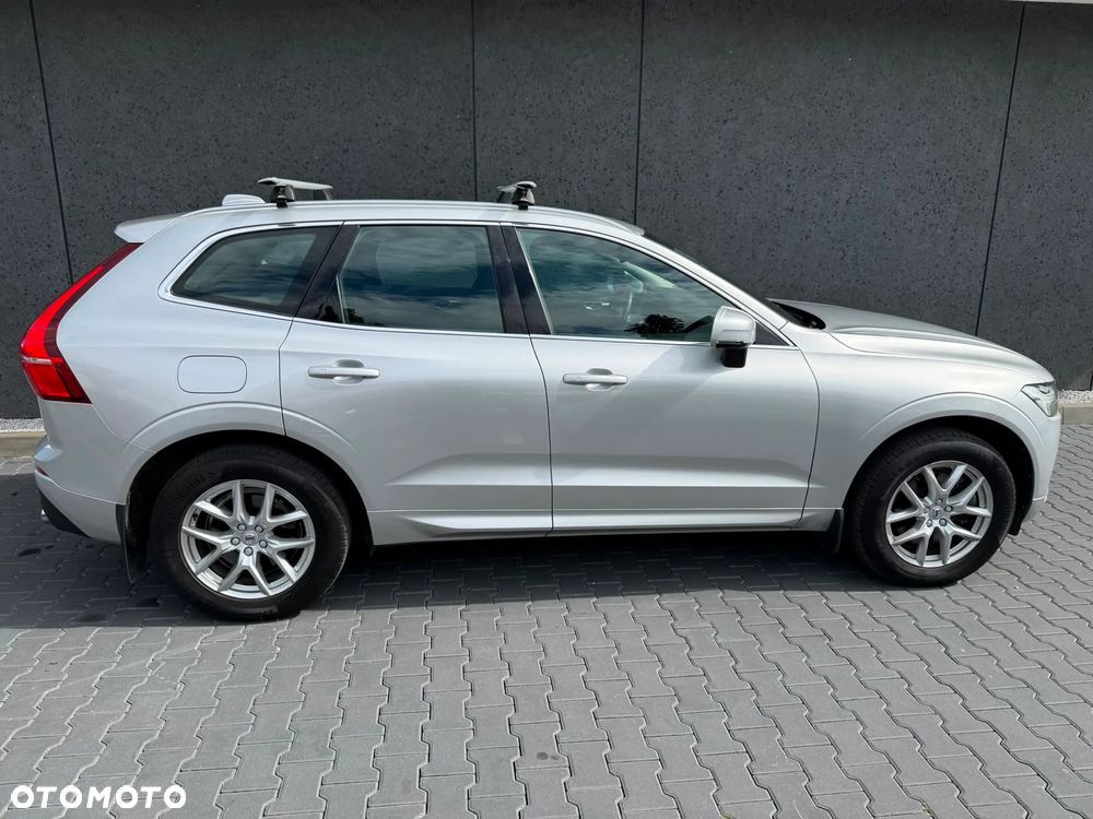 Volvo XC 60 B5 B AWD Momentum Pro - 4