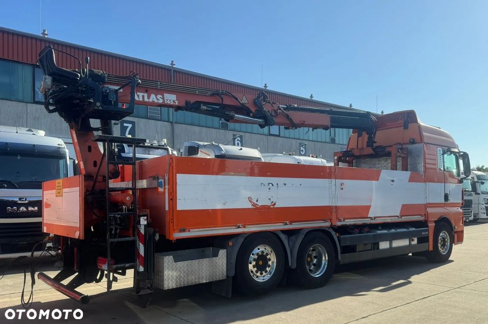 MAN TGX 26.480 • HDS Atlas 145.2 •Oś podnoszona i skrętna 426 tys. km - Zestaw z przyczepą Schwarzmüller Oś przednia – resory piórowe, tylna – pneumatyka • - 11