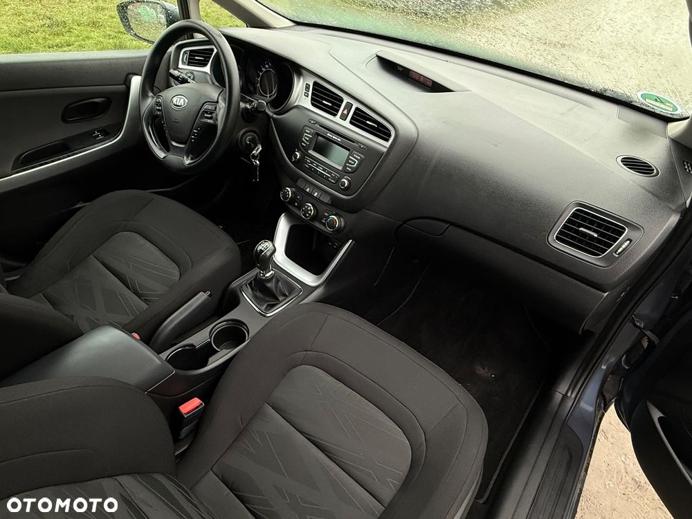 Kia Ceed 1.6 CRDi 128 Dream Team Edition - 16