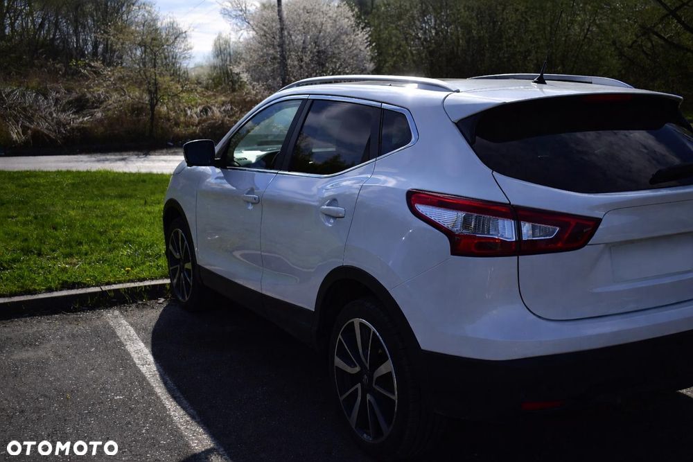 Nissan Qashqai 1.6 DCi 4x4 Tekna - 17