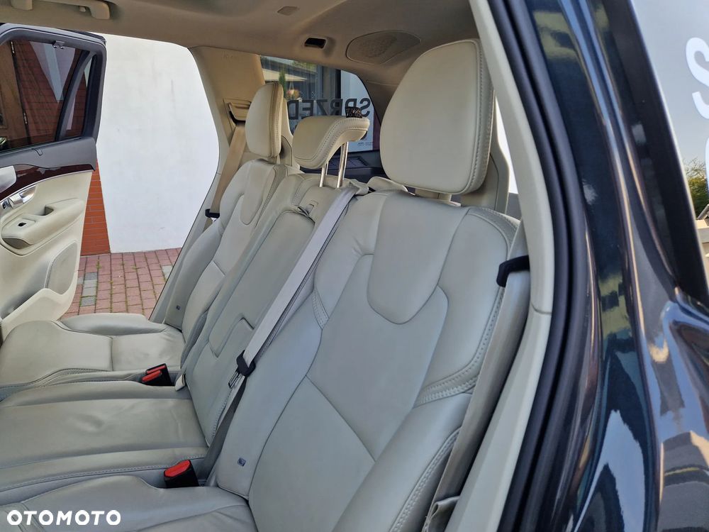 Volvo XC 90 D5 AWD Momentum - 26