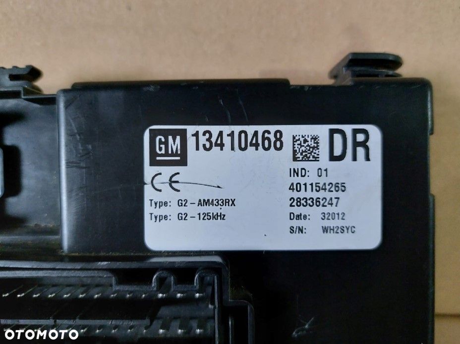 Sterownik moduł BSI skrzynka bezpieczników Opel Meriva B II 13410468 DR PIN - 2