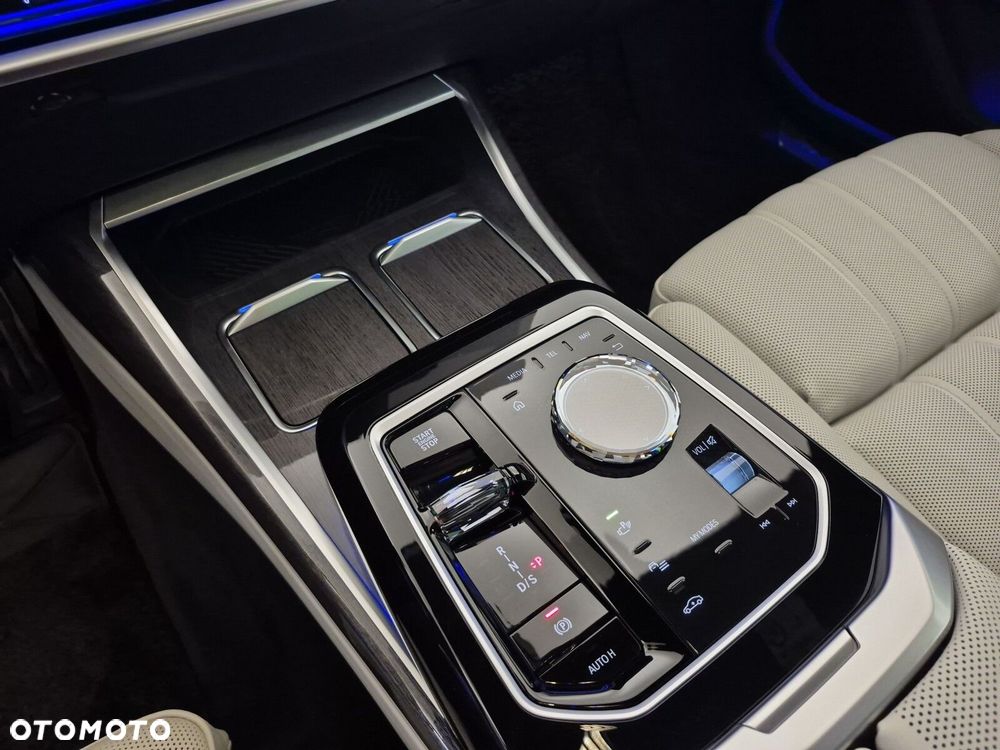 BMW Seria 7 740d xDrive mHEV M Sport sport - 17