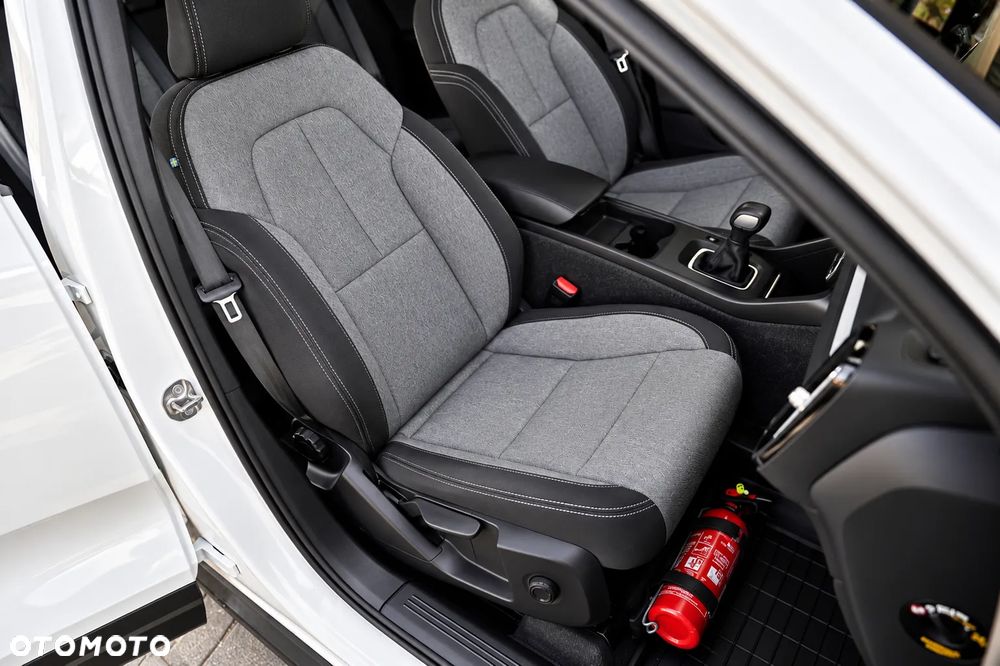 Volvo XC 40 T3 Momentum Pro - 6