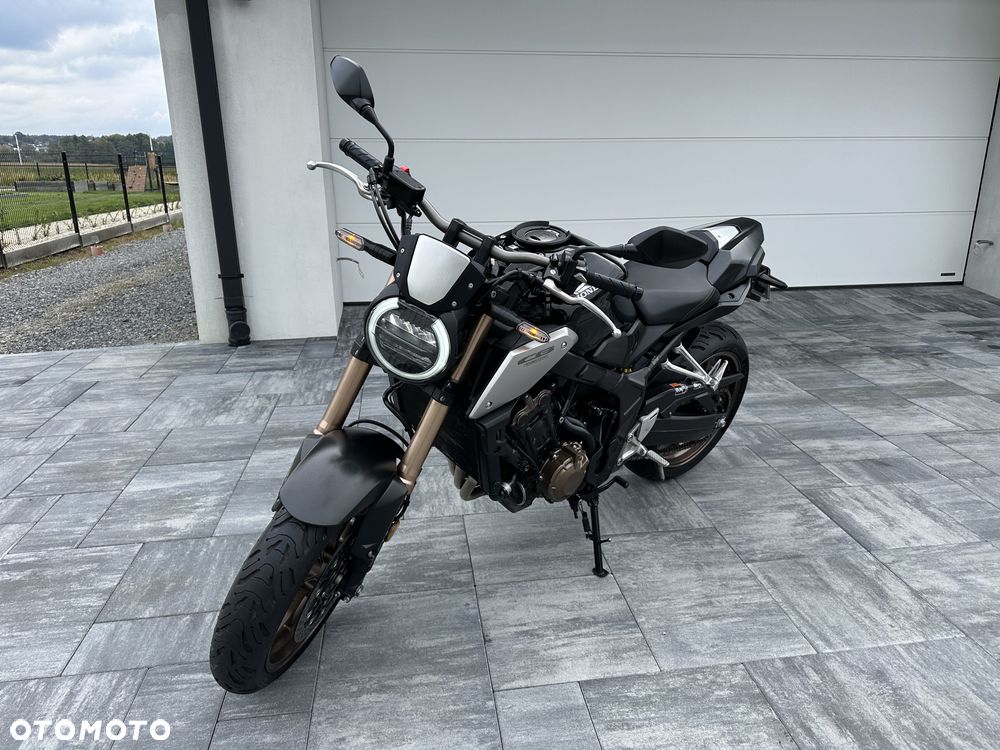 Honda CB - 12