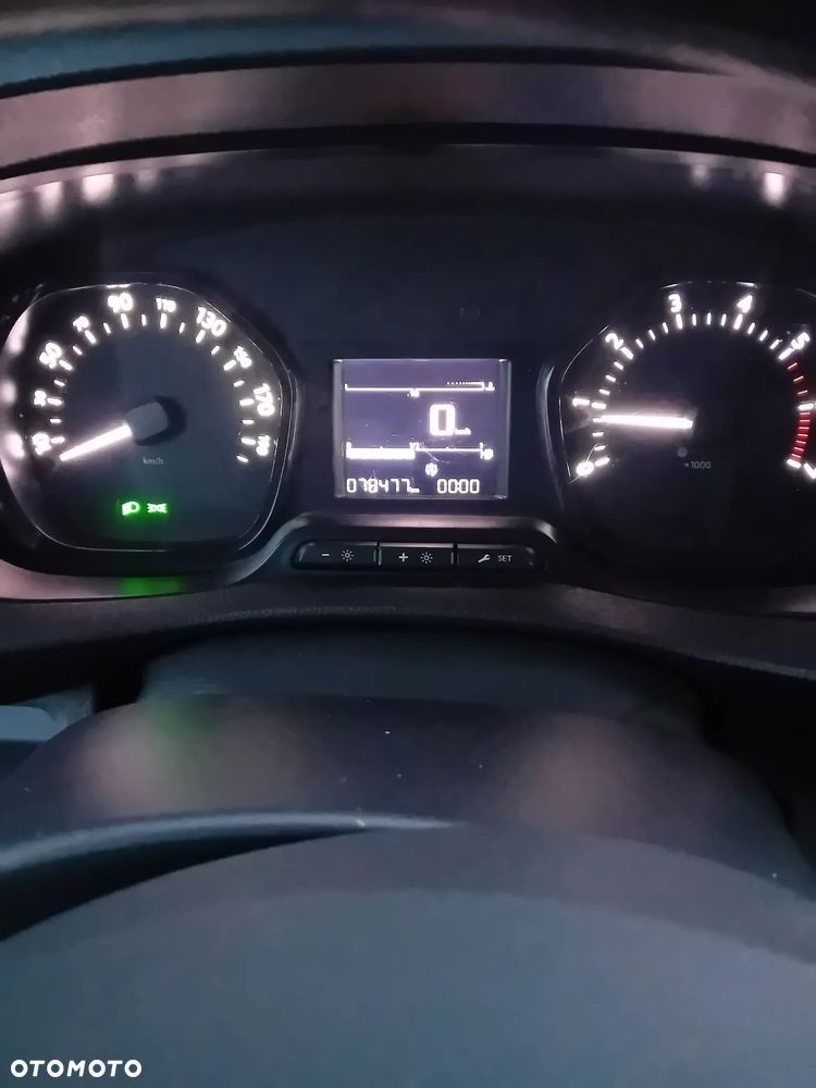 Nissan Qashqai 1.6 Visia - 33
