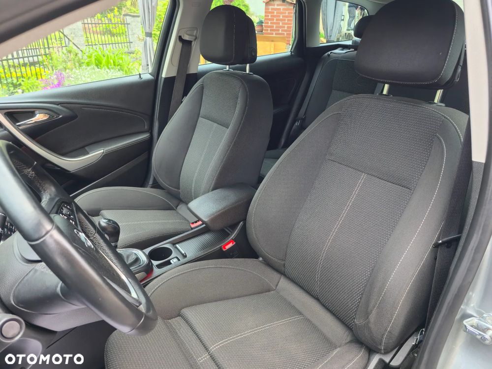 Opel Astra 1.4 Turbo Cosmo - 25