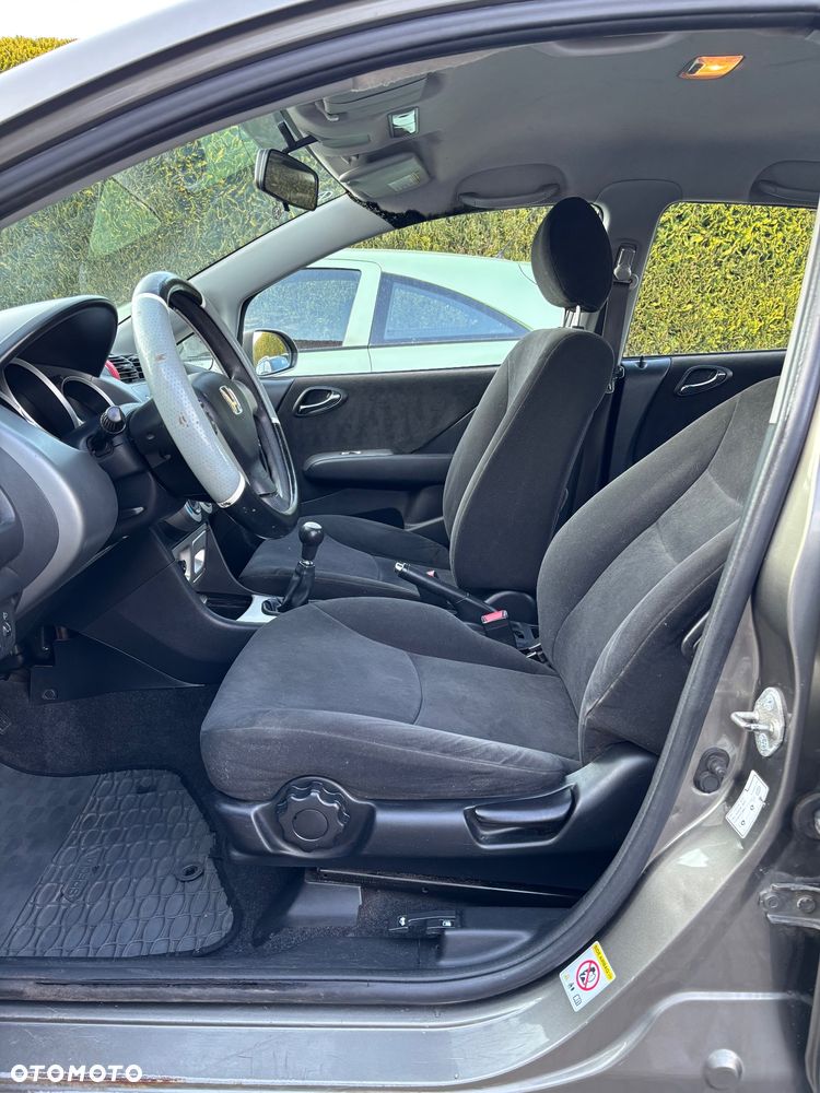 Honda City 1.4 Comfort - 14
