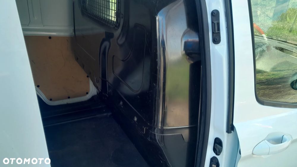 Ford Transit Courier - 8