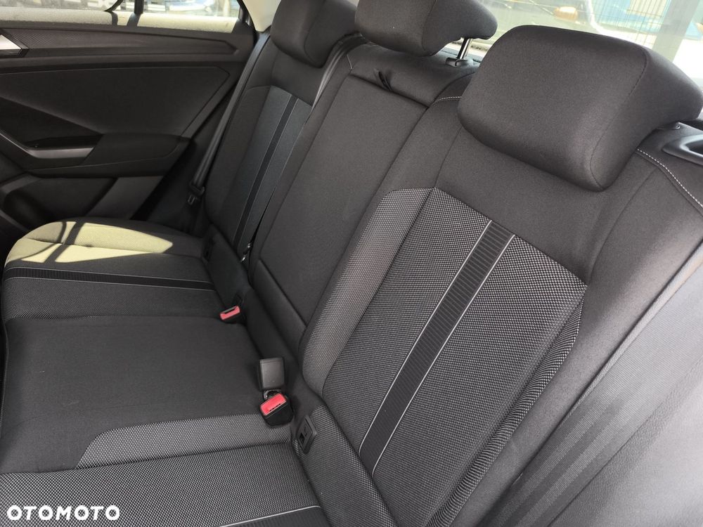 Volkswagen T-Roc - 16