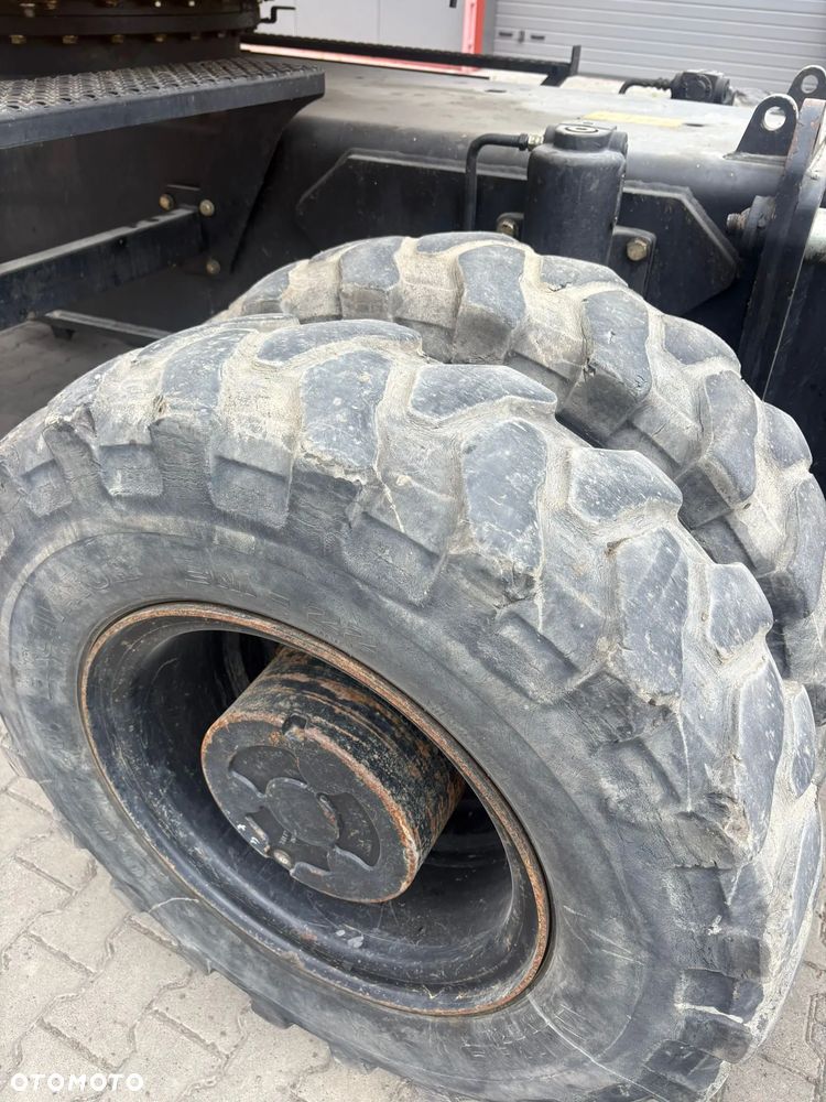 JCB JS 145W TAB - 18