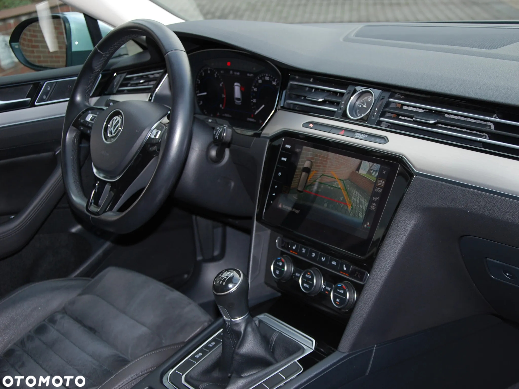 Volkswagen Passat 1.8 TSI BMT Highline - 17