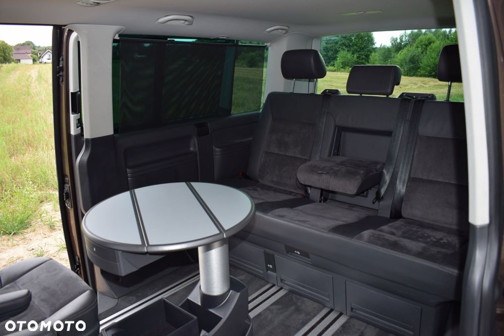 Volkswagen Multivan - 12