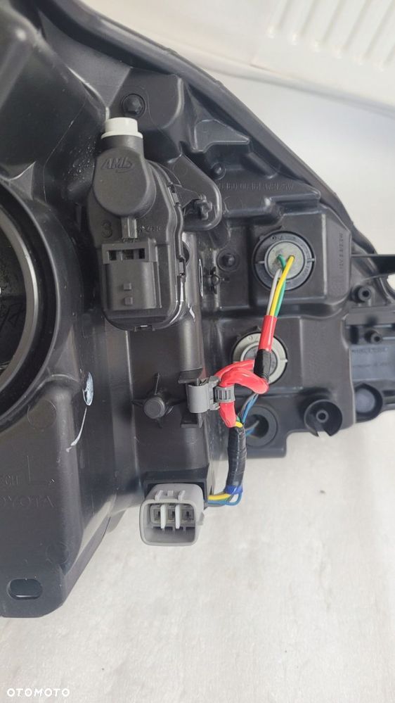 LAMPA LEWA PRZÓD TOYOTA YARIS III LIFT ZWYKŁA SOCZEWKA 2014-2017 - 10