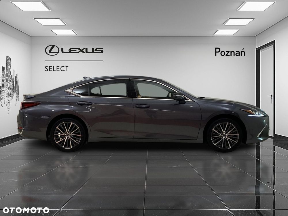 Lexus ES 300h Business Edition - 4
