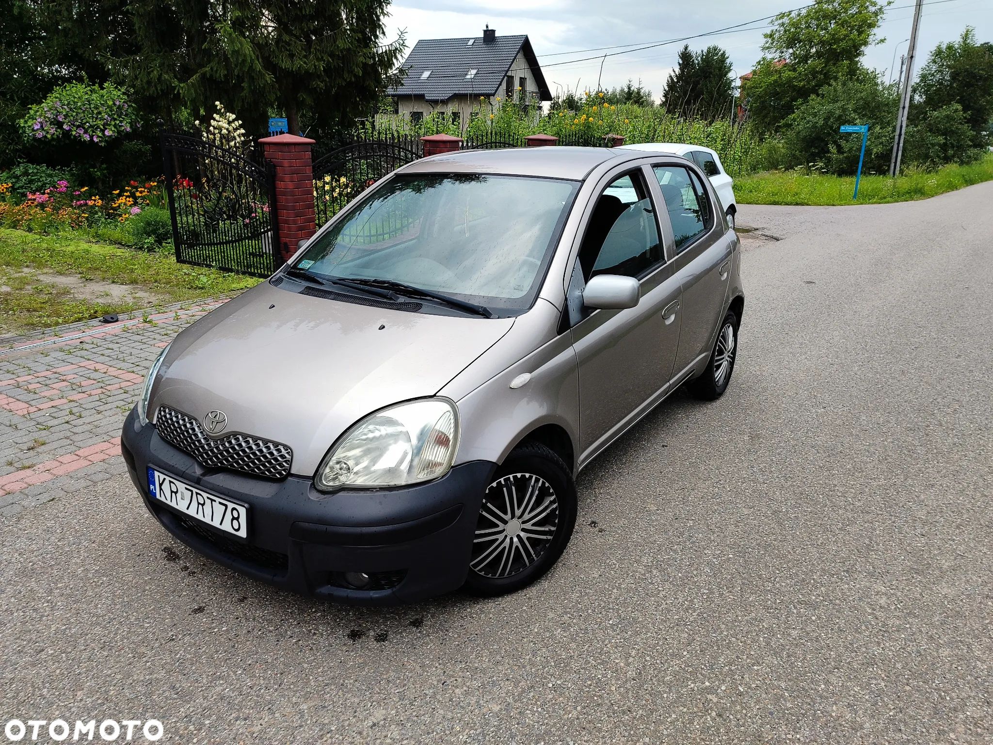 Toyota Yaris 1.0 Luna - 1