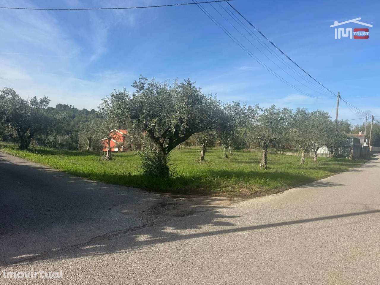 Excecional terreno para construção de uma ou mais moradias - Grande imagem: 3/8