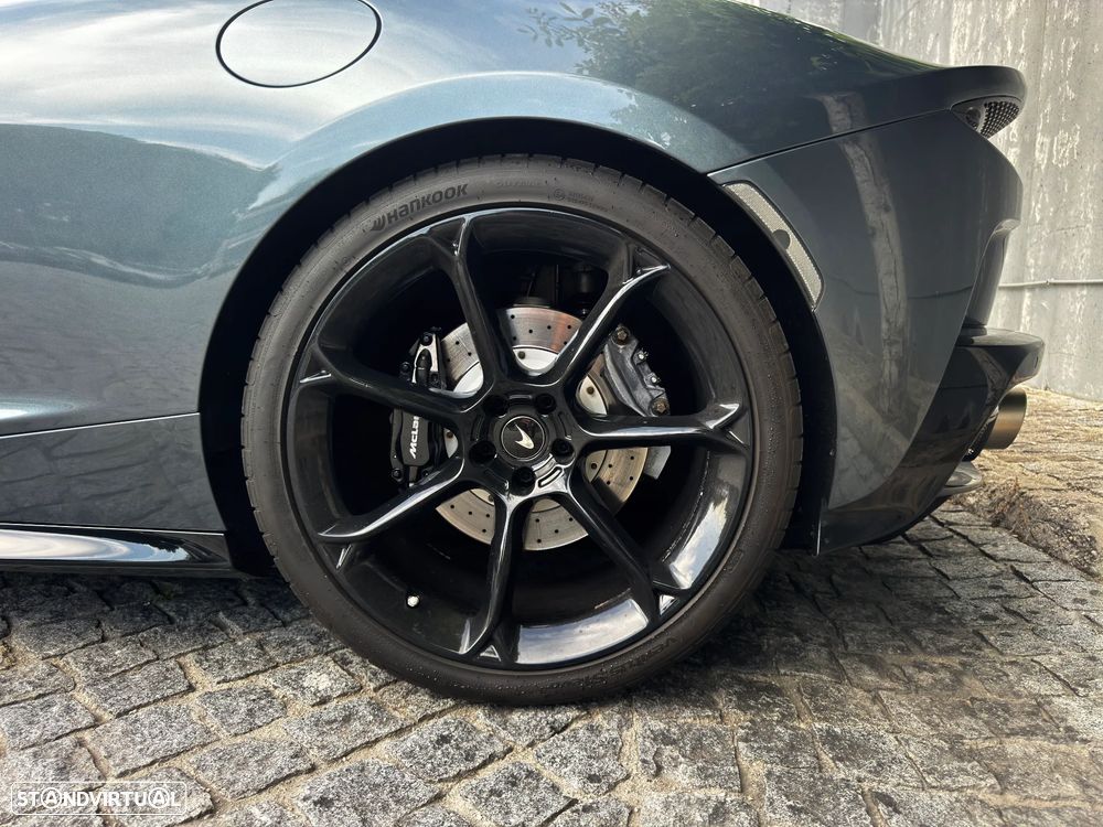 McLaren GT 4.0 Twin-Turbo V8 - 40