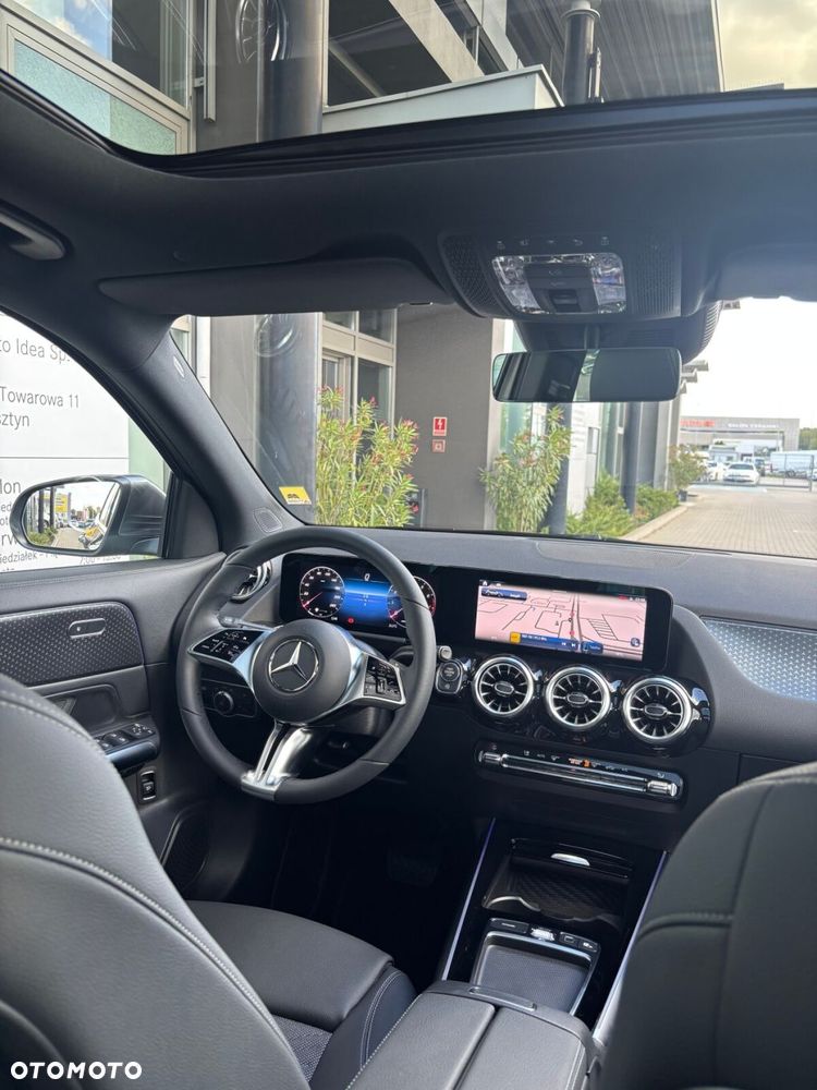 Mercedes-Benz GLA - 23