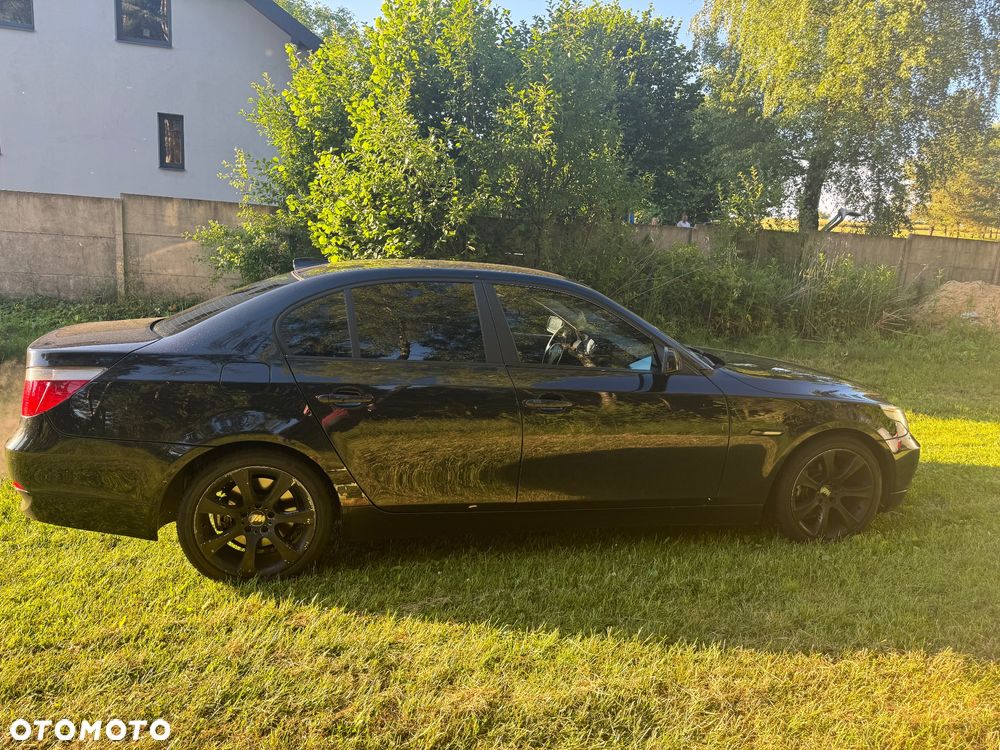 BMW Seria 5 525i - 4