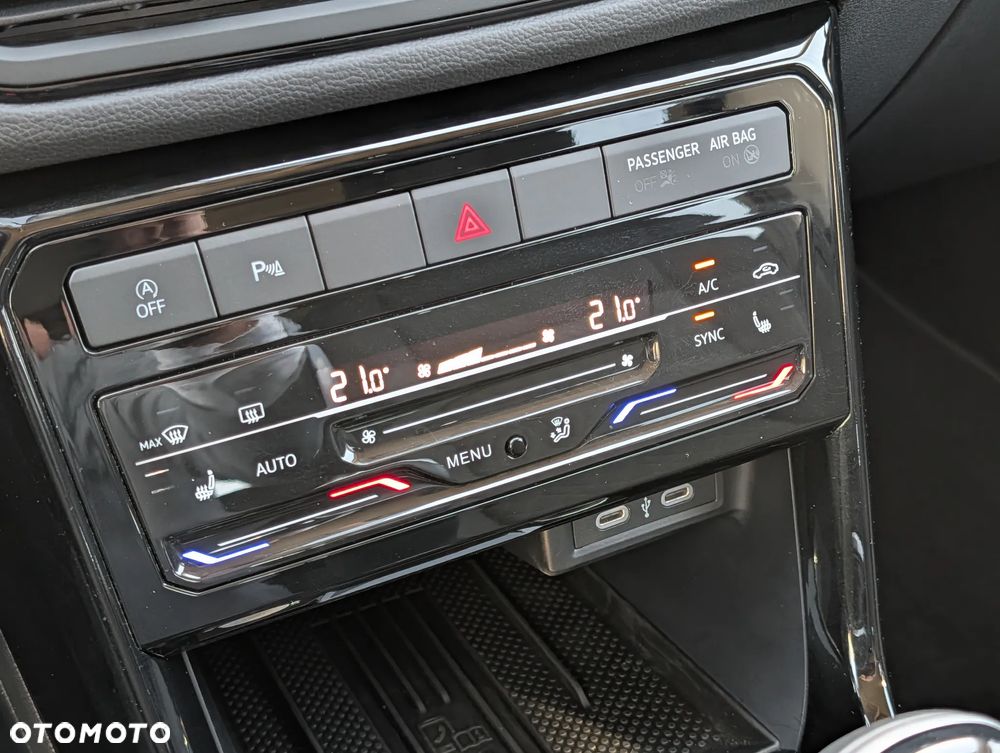 Volkswagen T-Cross 1.0 TSI Life Plus - 21