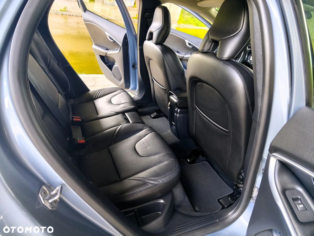 Volvo V40 T2 Drive-E Momentum - 23