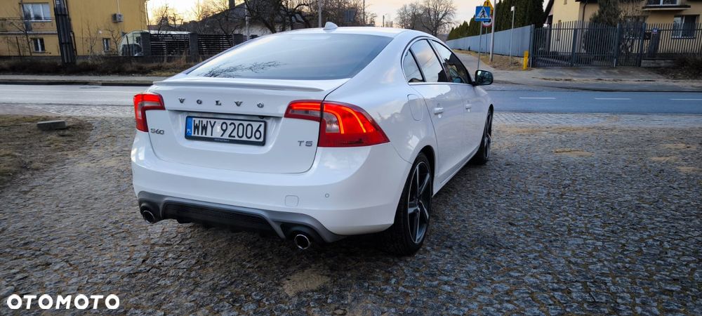 Volvo S60 T5 Geartronic RDesign - 16
