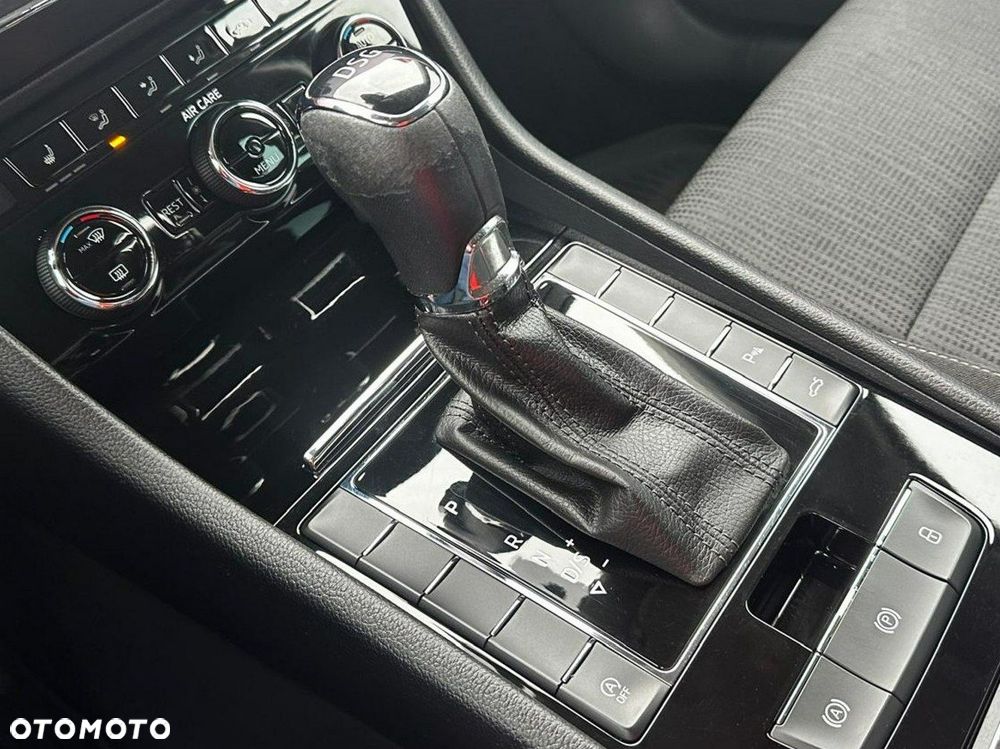 Skoda Superb 2.0 TDI DSG Ambition - 33