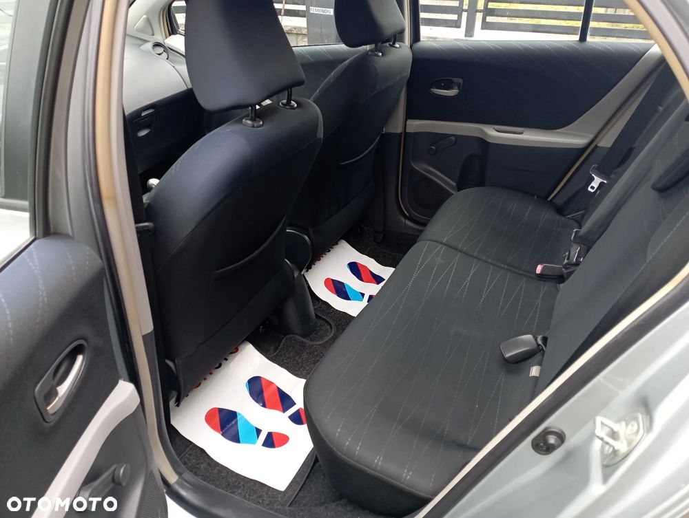 Toyota Yaris 1.3 VVT-i Sol - 10