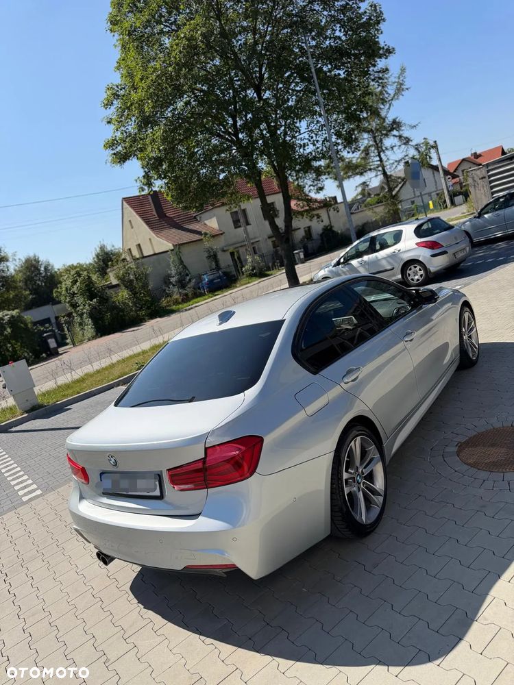 BMW Seria 3 330i xDrive Edition M Sport Shadow - 7