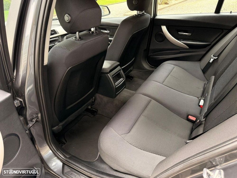 BMW 316 d Touring - 12