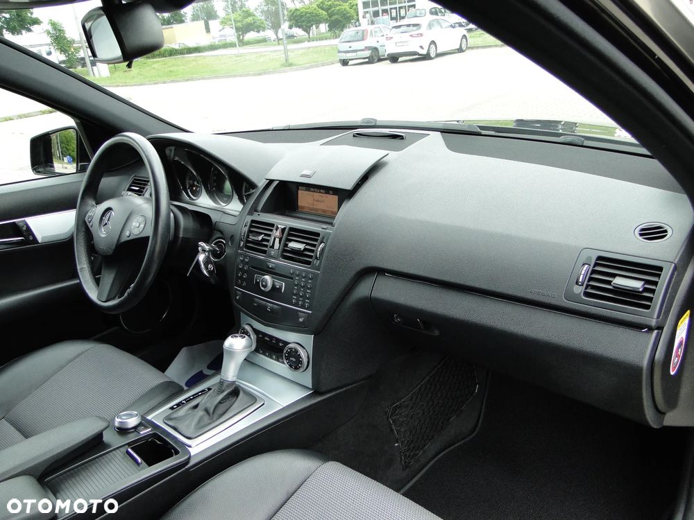 Mercedes-Benz Klasa C 200 7G-TRONIC Avantgarde Edition - 25