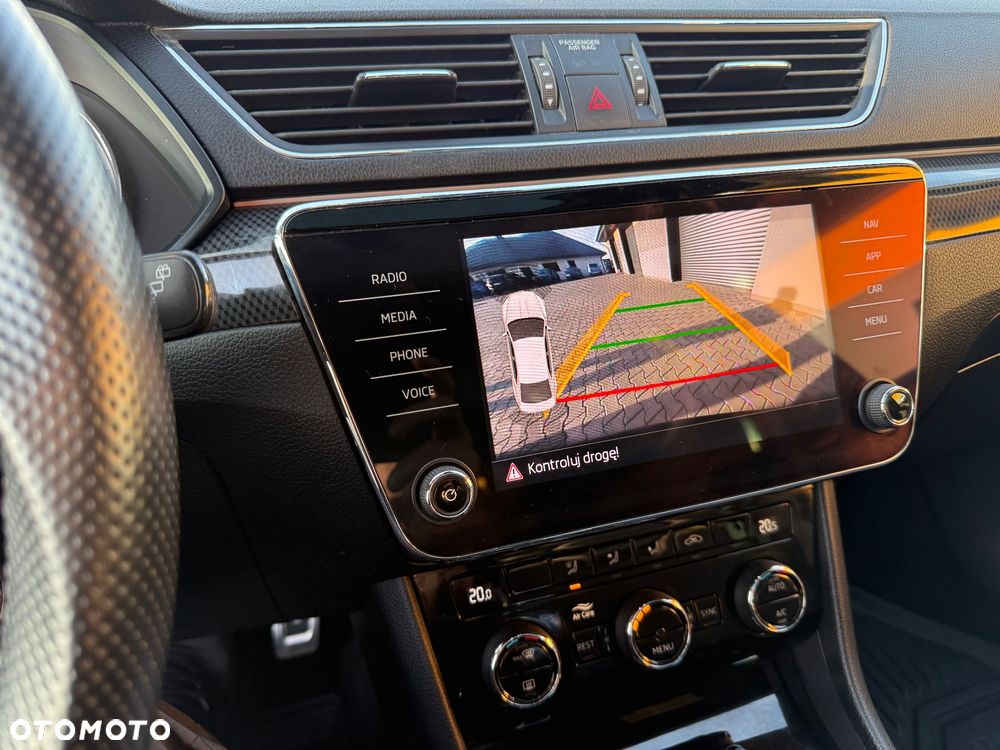 Skoda Superb 2.0 TDI Sportline DSG - 20