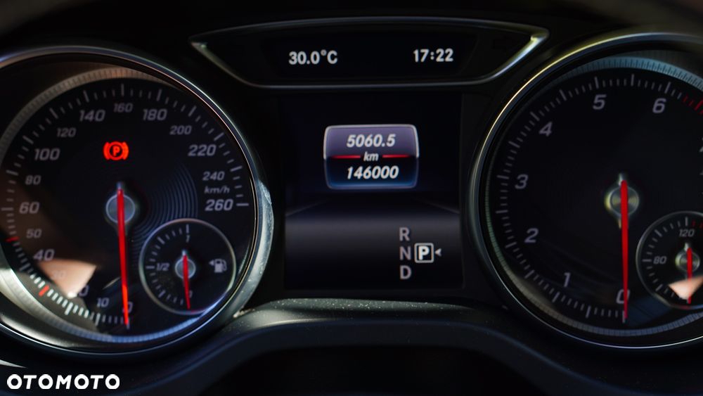 Mercedes-Benz CLA 180 7G-DCT - 16