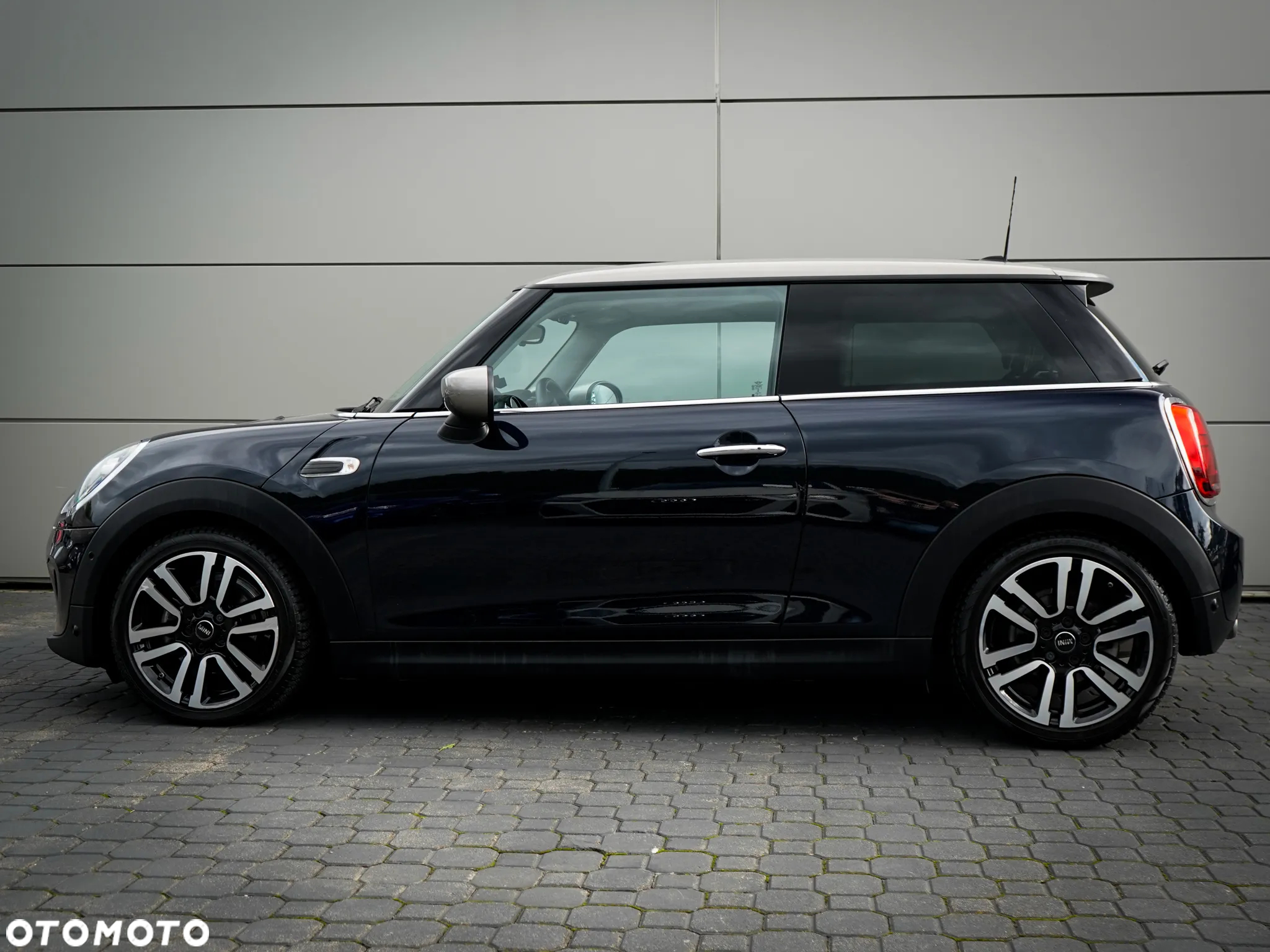 MINI Cooper Standard - 4
