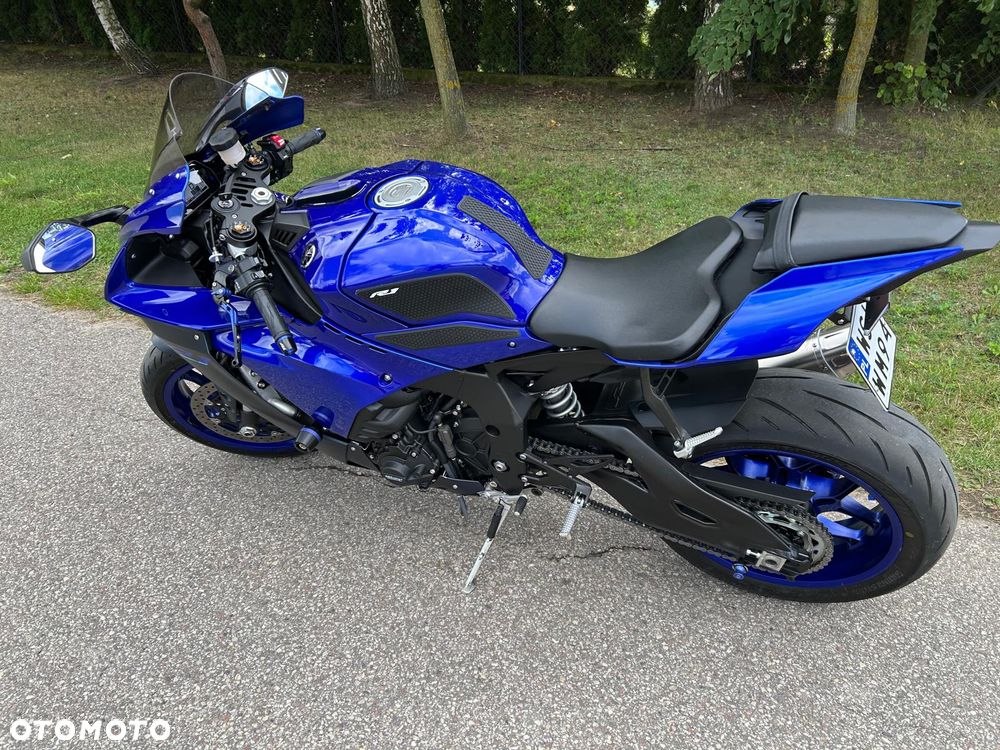 Yamaha R1 - 13