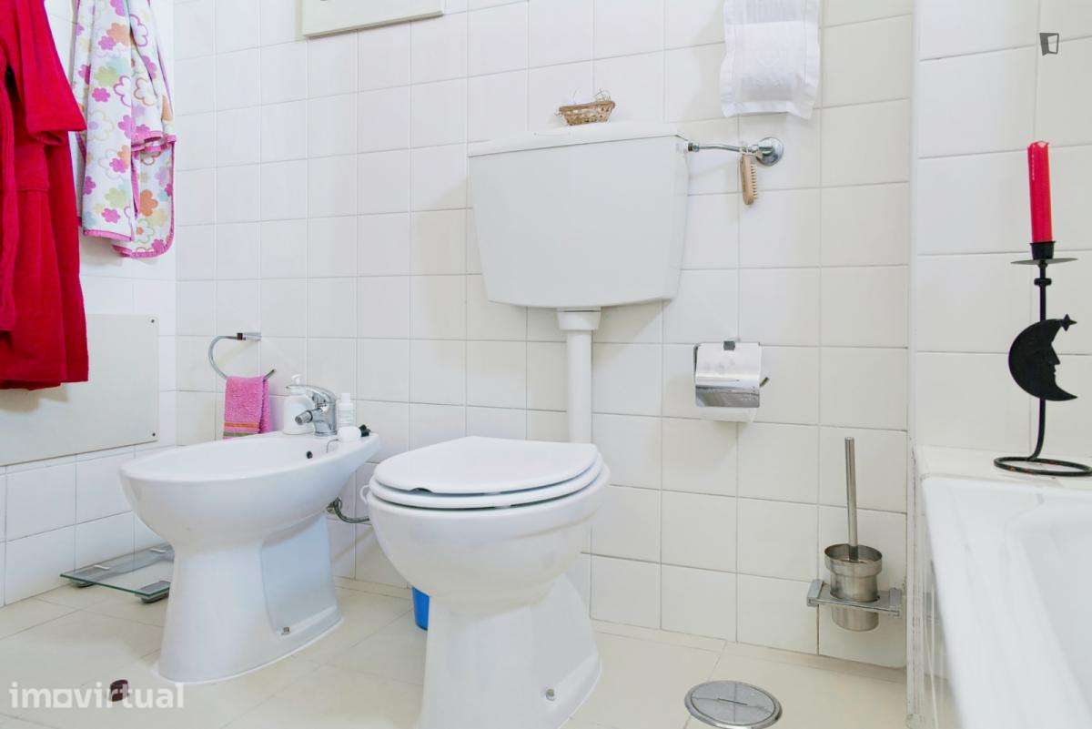 Quarto - localizado em Lisbon - Grande imagem: 4/13