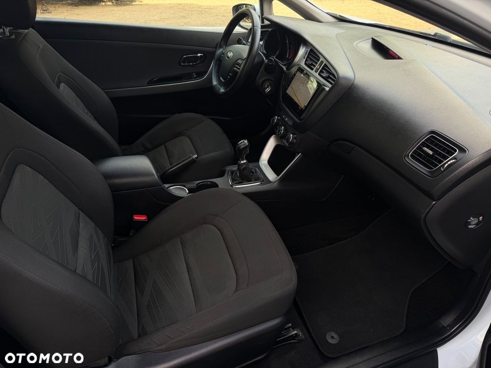 Kia Ceed - 15