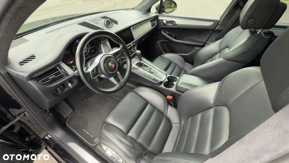 Porsche Macan Turbo - 23
